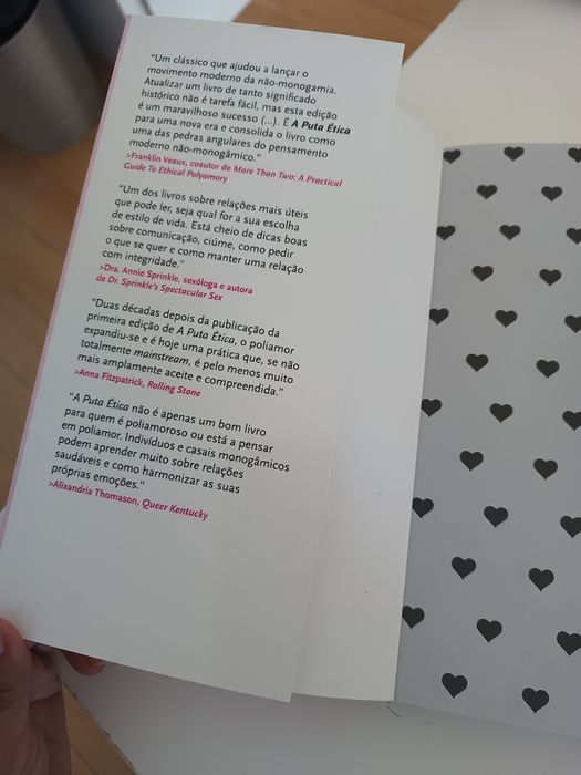 Livro "A puta ética", guia pratico do amor livre