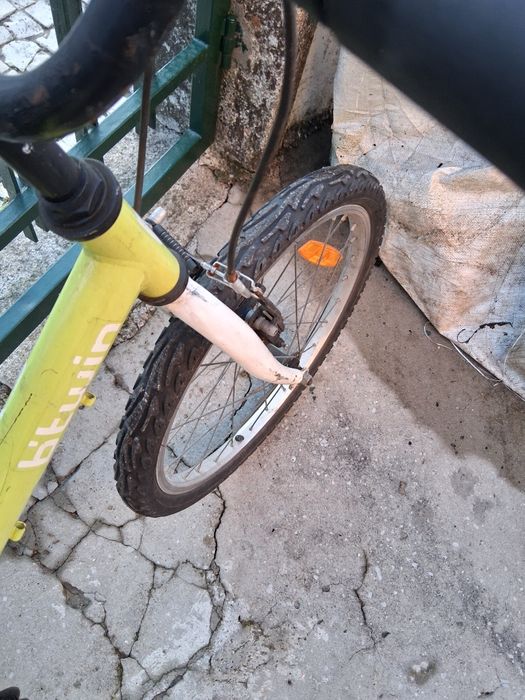 Bicicleta de criança em bom estado.