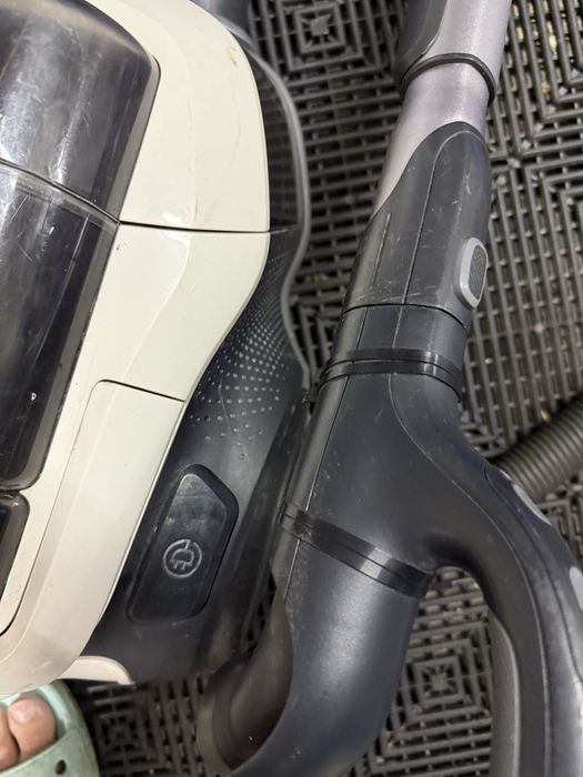 Electrolux Pure C9 bezworkowy, plus 3 extra koncowki nie uzywane
