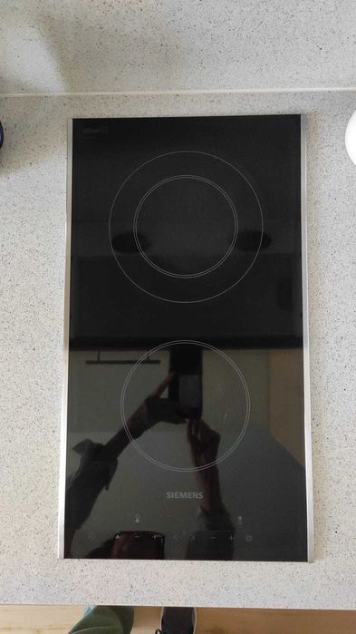 Placa vitrocerâmica SIEMENS, usada, 28.5 cm por 51.5 cm