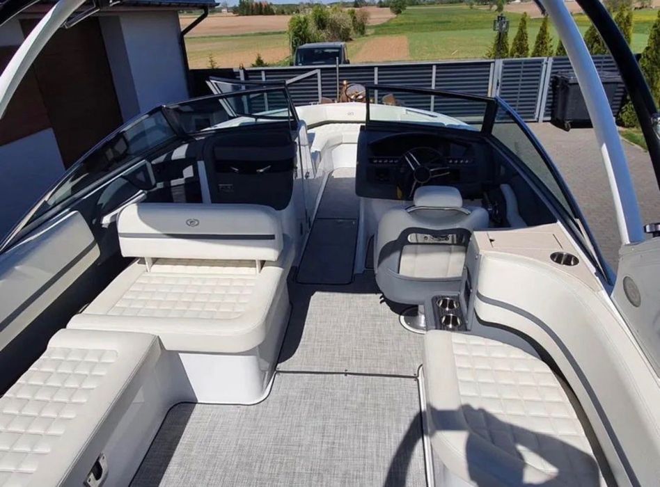 Łódź motorowa Cobalt R7 Volvo penta v8 430km 2021r