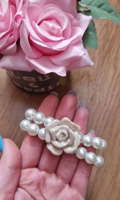 Bransoletka perły, różyczka