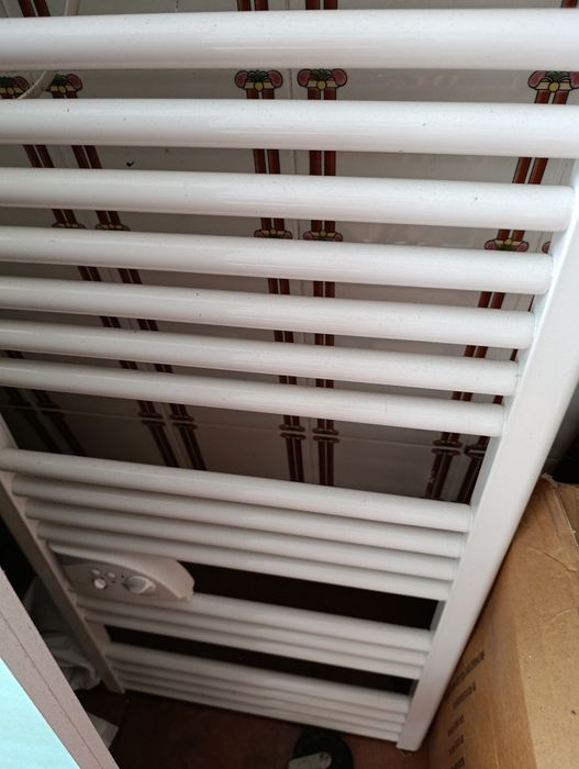 Toalheiro elétrico de parede