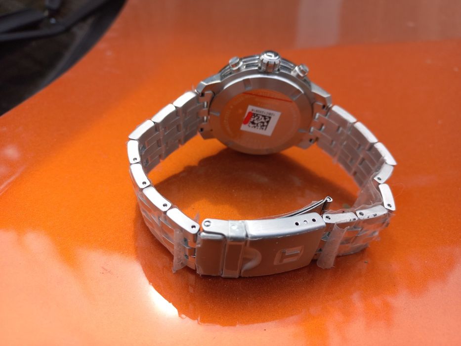 Часы Тиссот новый с коробкой