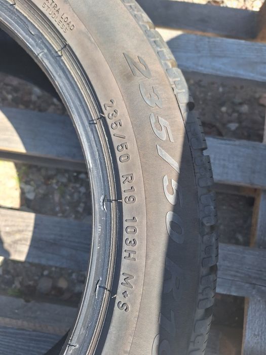 Opony zimowe Pirelli Sottozero Winter 210  235 50 r19
