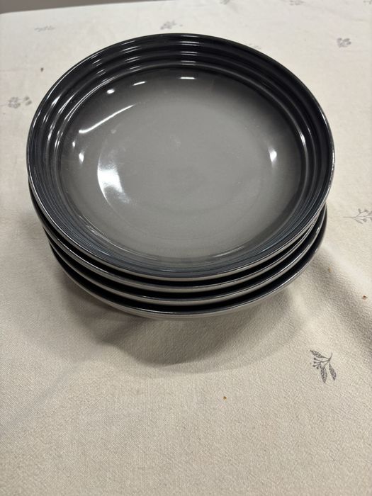 Le Creuset тарілки