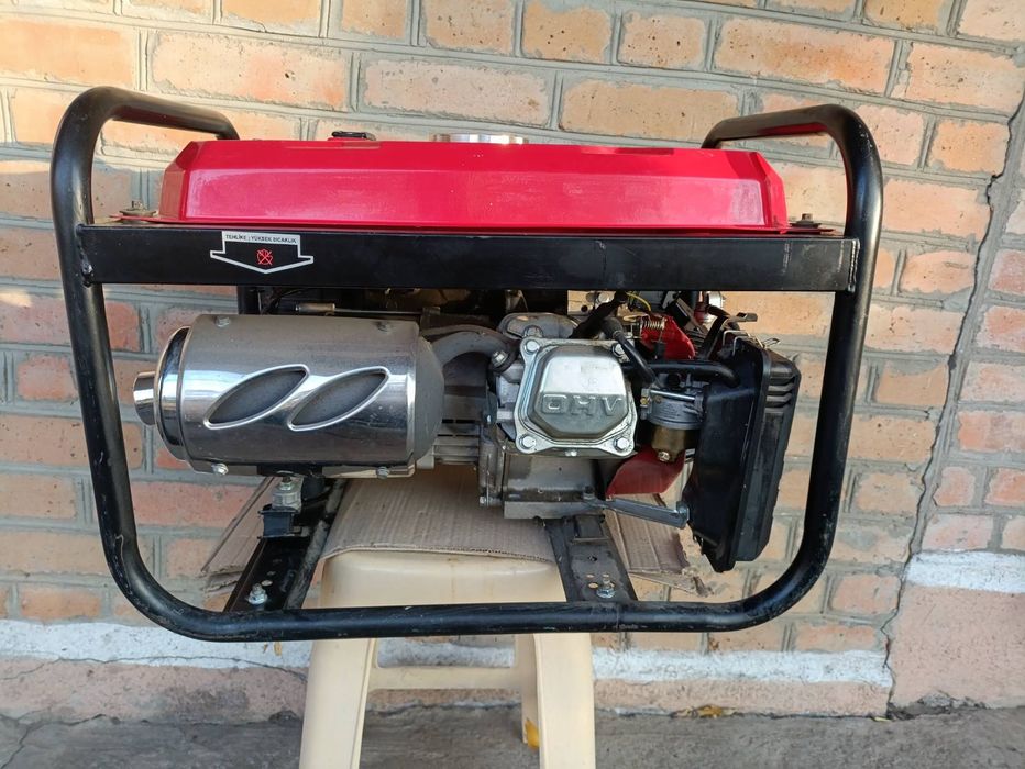 Генератор бензиновый 2,7 кВт