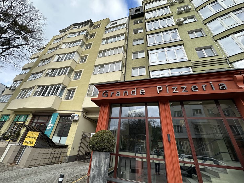 Продається світла та простора 2-кімнатна квартира вул. Мулика