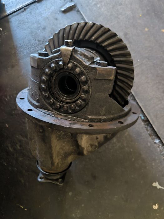 Редуктор заднього мосту