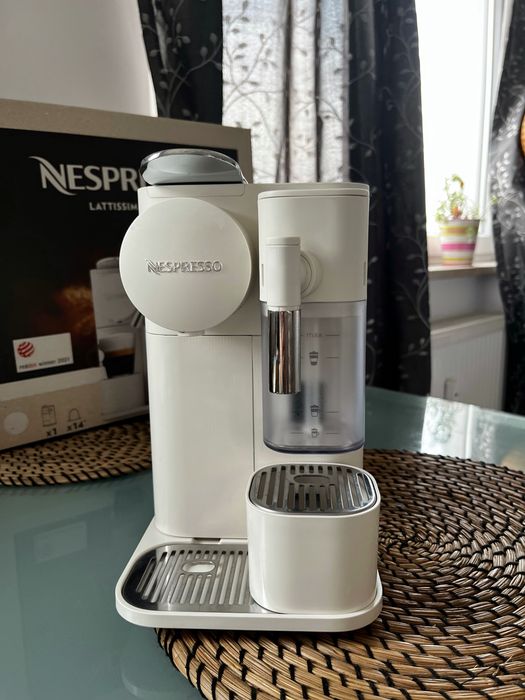 Ekspres Nespresso Lattissima One