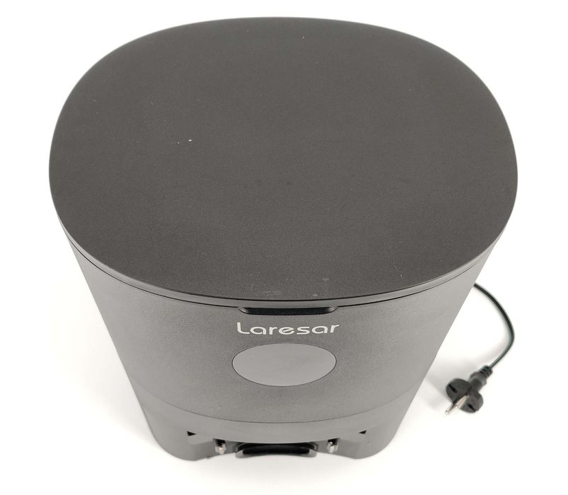 Robot sprzątający Laresar L6 Pro, czarny, ze stacją samoopróżniającą