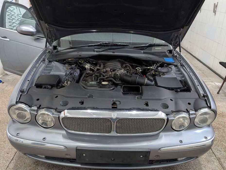 Розбираю на болти JAGUAR XJ8 X350 SOVEREIGN 4.2  Лонг 2006р.