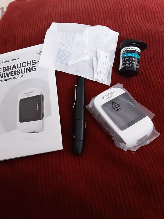 Глюкометр Accu- Chek