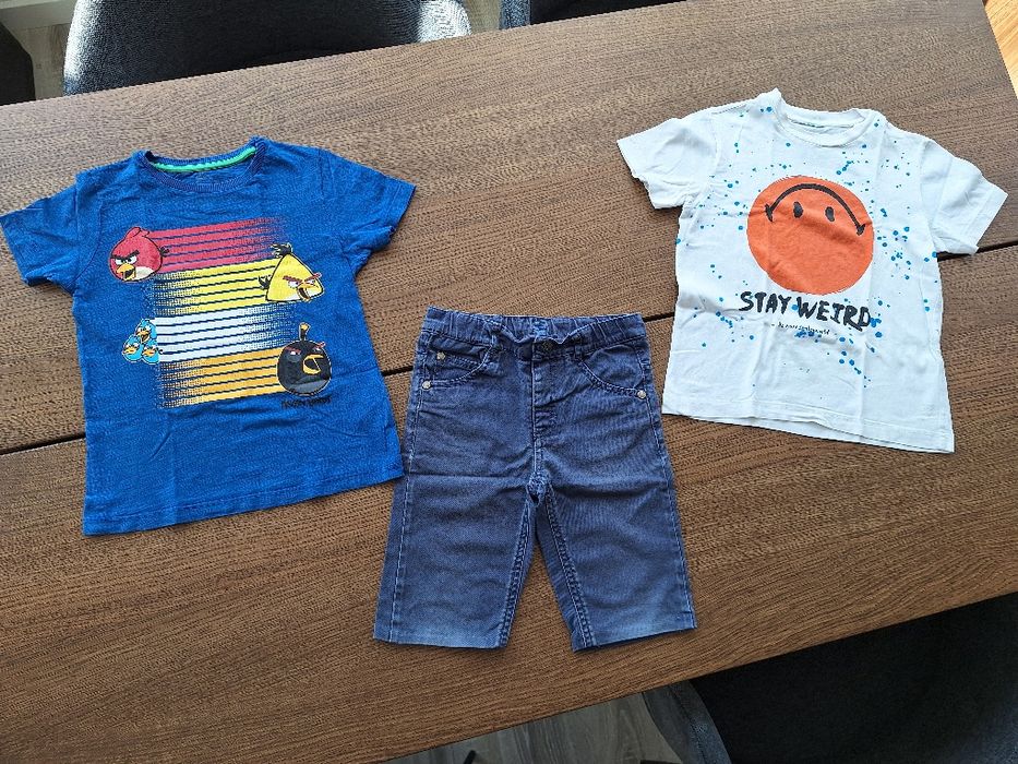 2 t-shirts e um par de calções, 110 cm