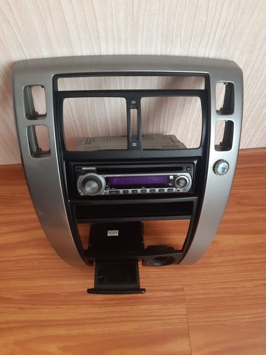 Панель магнітоли Hyundai Tucson  04-11 рік