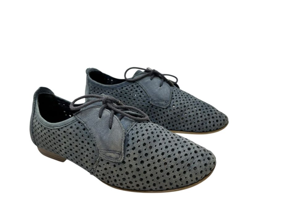 Polbuty skorzane przewiewne Tamaris rozmiar 38