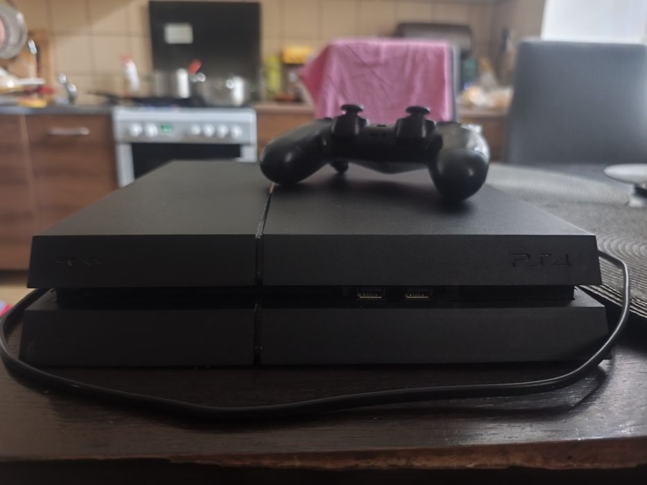 PlayStation 4 wersja Fat