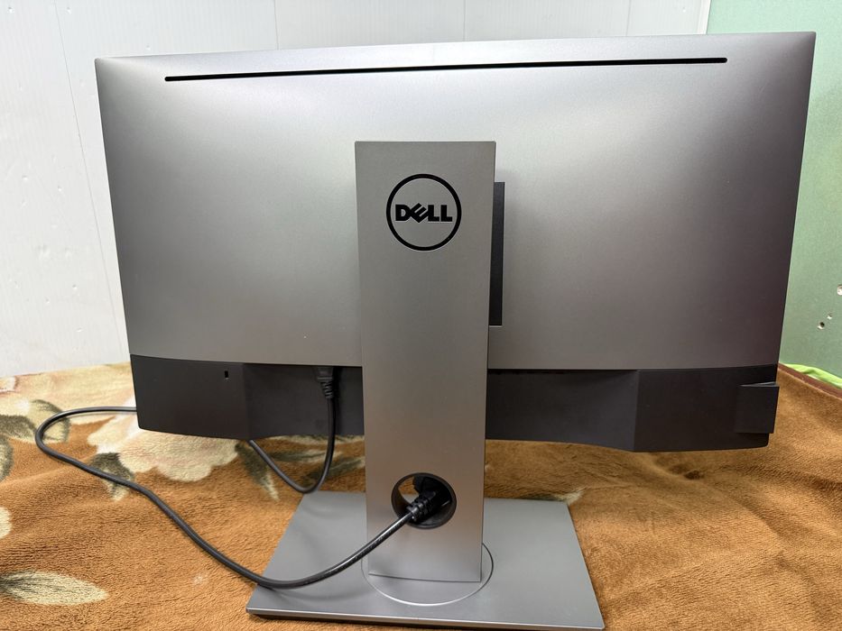 Монітор 27" Dell UltraSharp U2717D