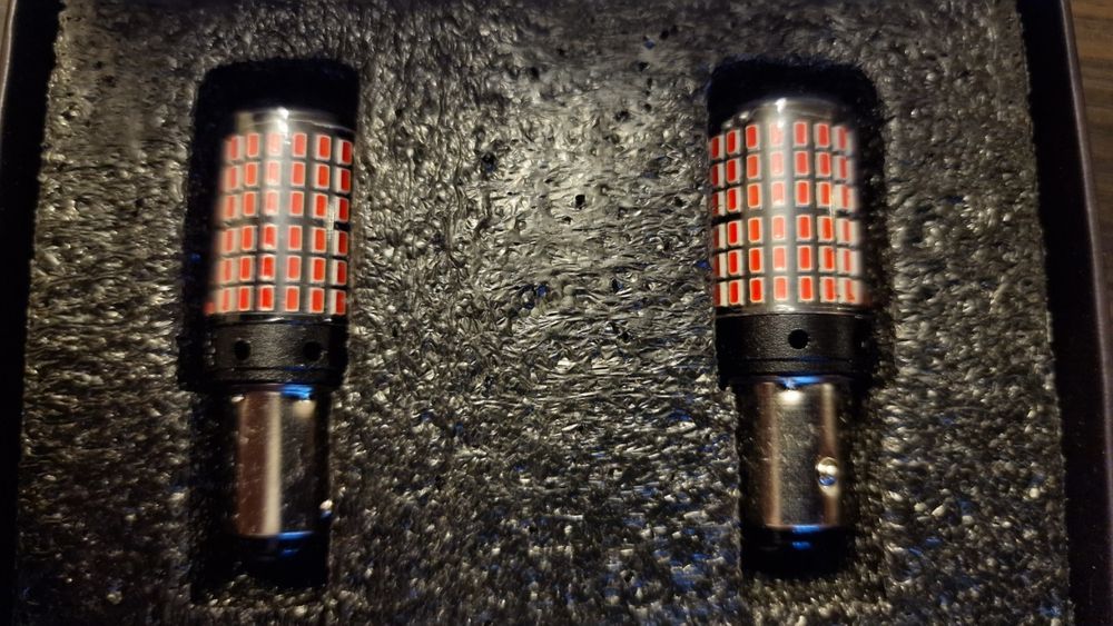 2 szt. Żarówki STOPU P21/W  BAY15D-005 144SMD CZERWONE