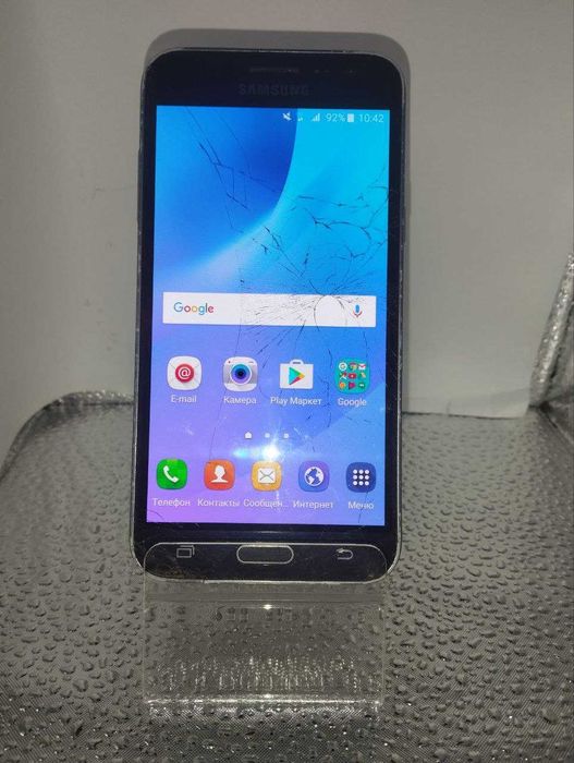 Смартфон Samsung J3 2016