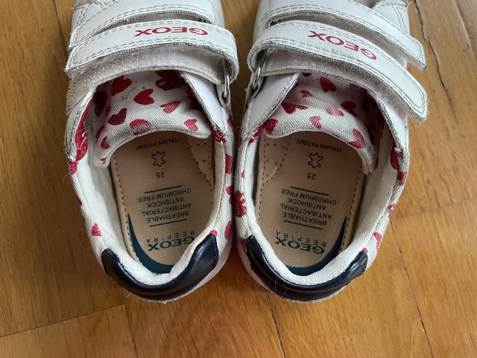 Sapatos  com corações menina Geox 25