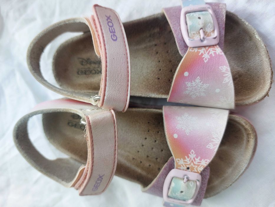 Босоніжки фірми Geox