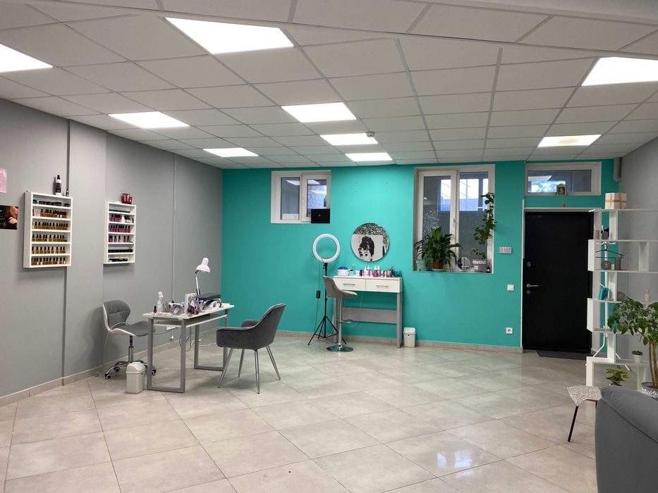 Фасадное цокольное помещение с ремонтом. ул Цветочная. 9 ст Б Фонтана