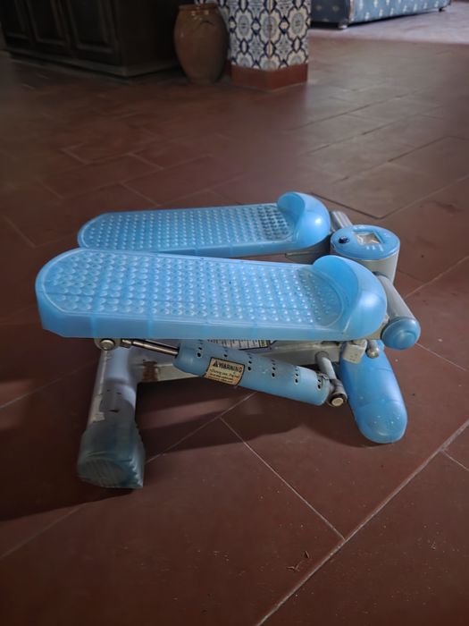 Maquina exercicio de pernas