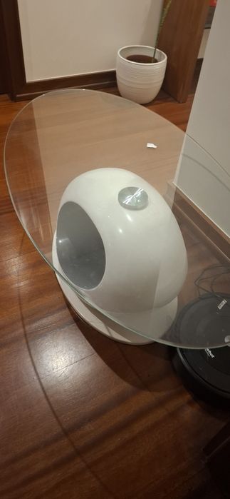 Mesa de centro branca e preta