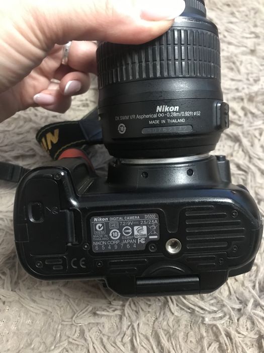 Фотоапарат Nikon D5000