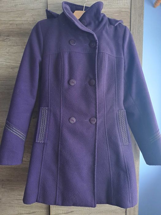 Płaszcz zimowy zapinany na guziki