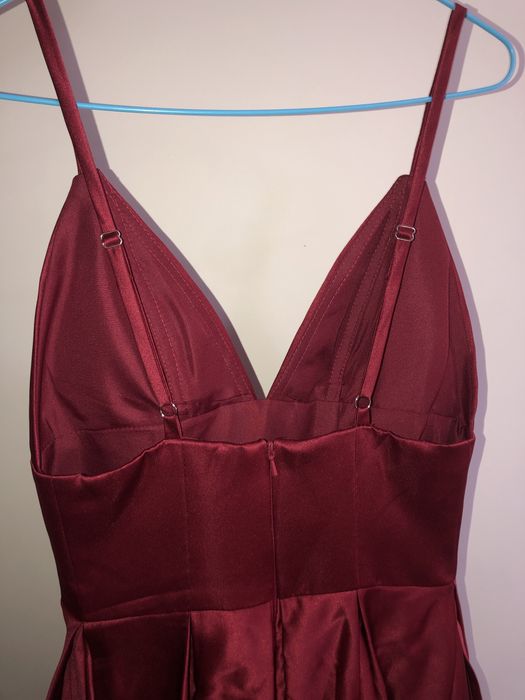 Vestido de cerimónia novo, nunca usado.