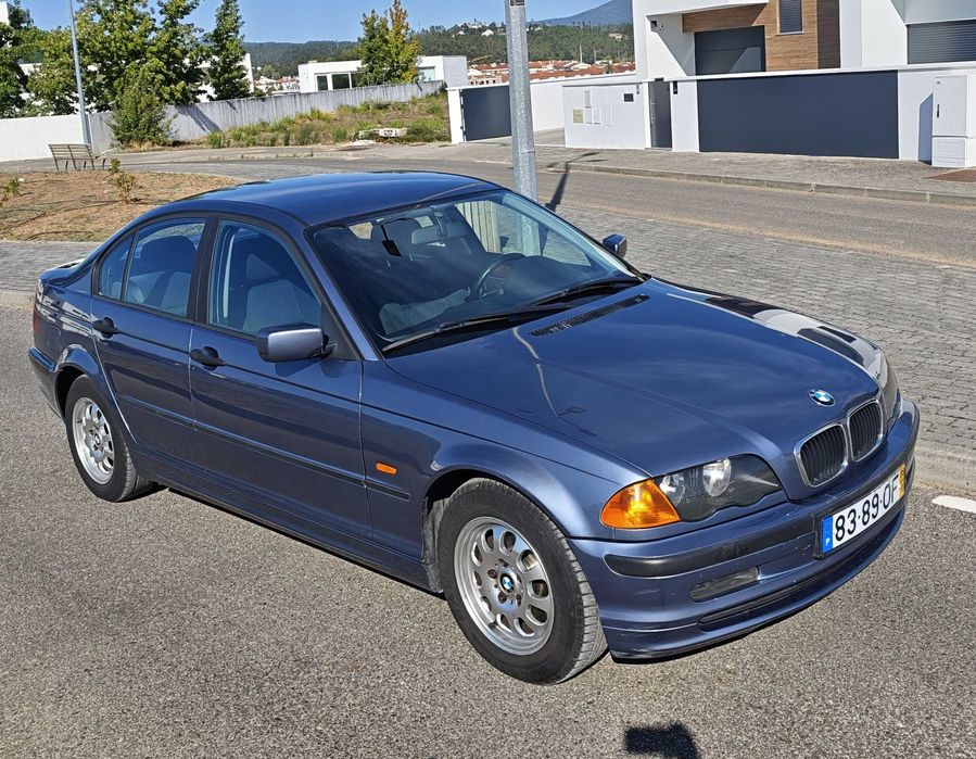 BMW 320D   sedan