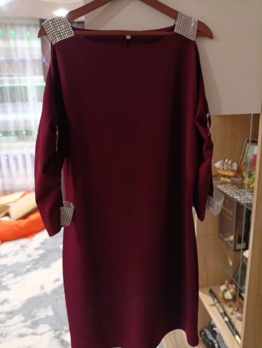 Плаття бордового  кольору