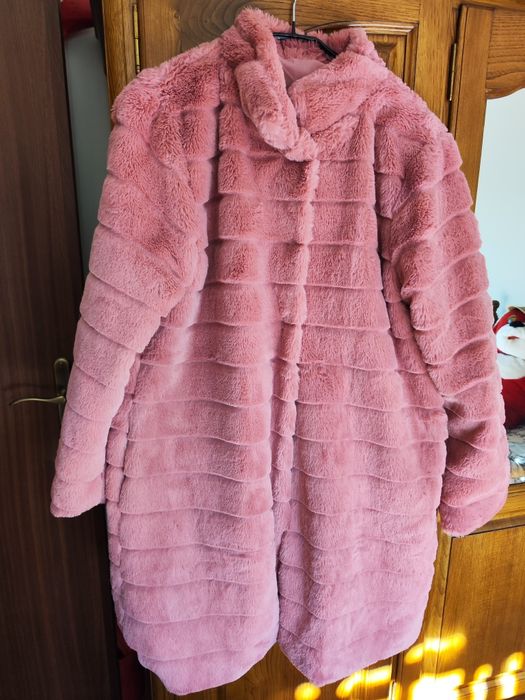 Casaco de pêlo rosa de senhora