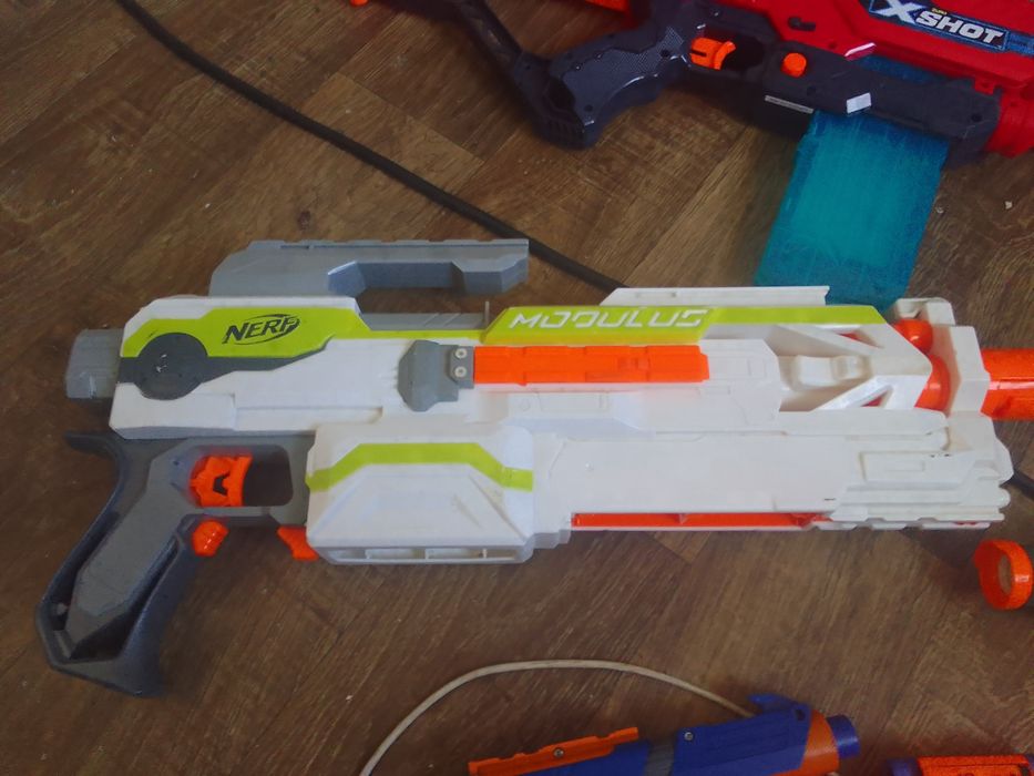 Zestaw pistoletów nerf i inne