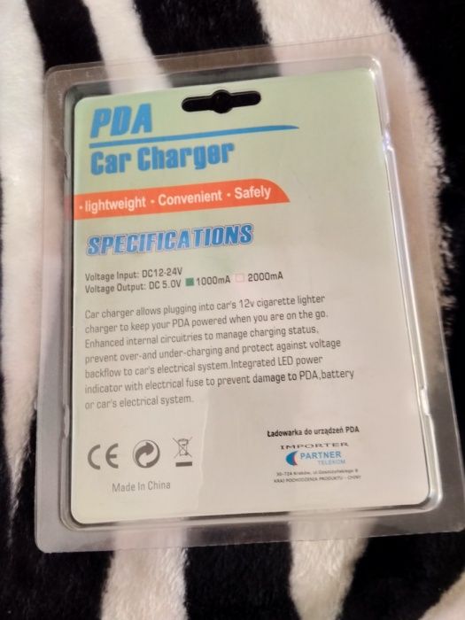 Ładowarka samochodowa