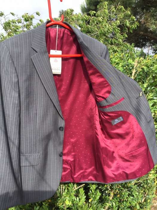Blazer de homem 50, novo a estrear cinzento com riscas brancas .