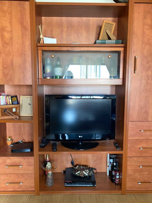 Móvel de Sala Alto .