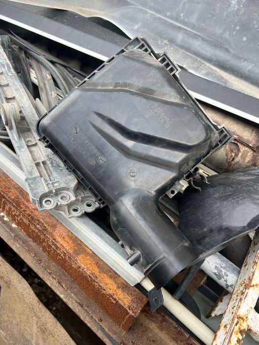 Корпус воздушного филтра  SUBARU FORESTER