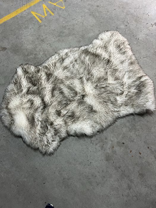 Tapete preto e branco