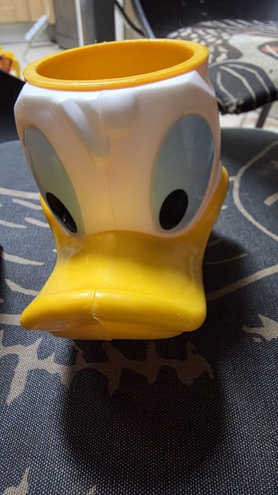 Canecas plastico muito antigas