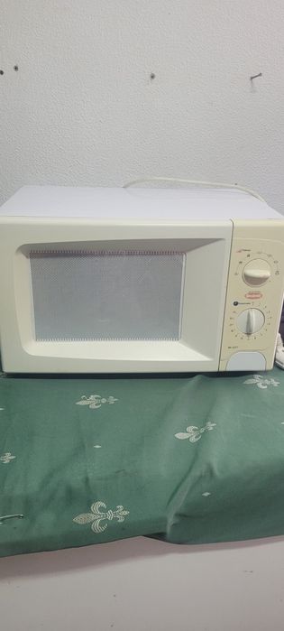 Micro-ondas a funcionar bem