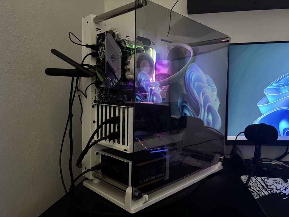 PC Gaming Branco | Ryzen 7 | 32GB RAM | RX 7600 | Arctic AIO