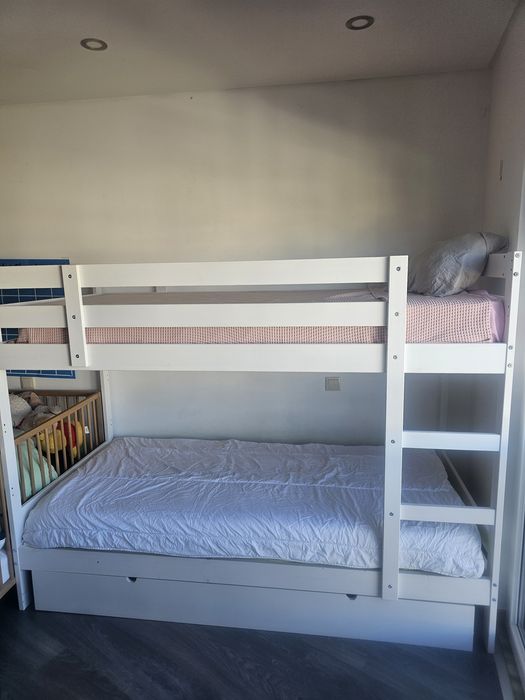 Beliche branco ikea MYDAL +Gavetão