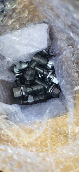 Śruby M14x1.5 33mm