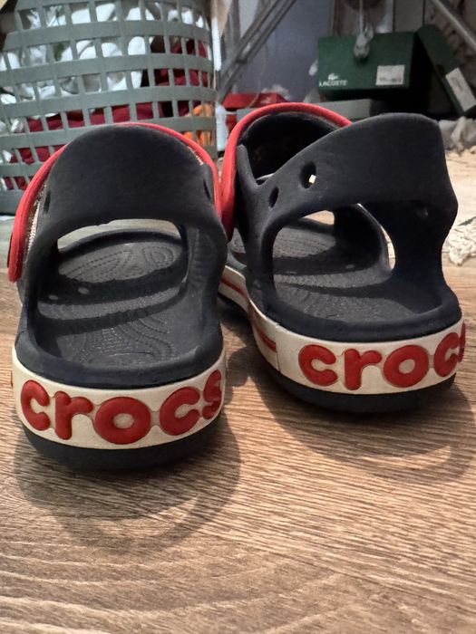 Оригінальні сандалі crocs