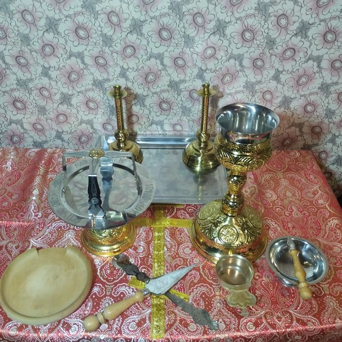 Церковне начіння. Евхарістичний набір в гарному стані.