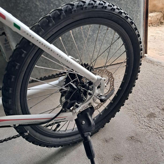 Bicicleta eléctrica Bom estado