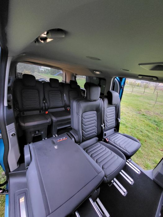 Wynajmę nowego 8-osobowego busa Ford Tourneo Custom -automat, hak, 4x4